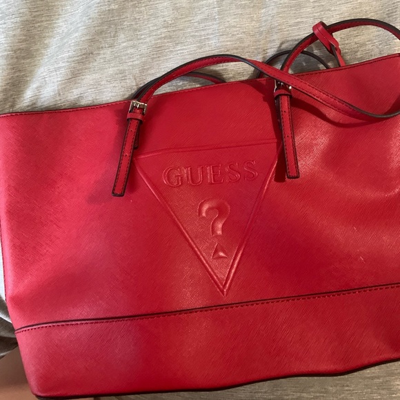 GUESS RED LARGE SHOULDER BAG - Picture 2 of 3